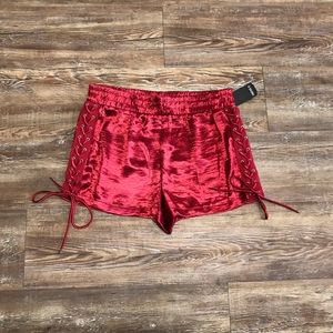 SATIN RED SHORTS M